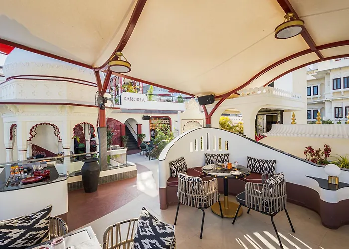 Swaroop Vilas - Lake Facing Boutique Hotel Udaipur