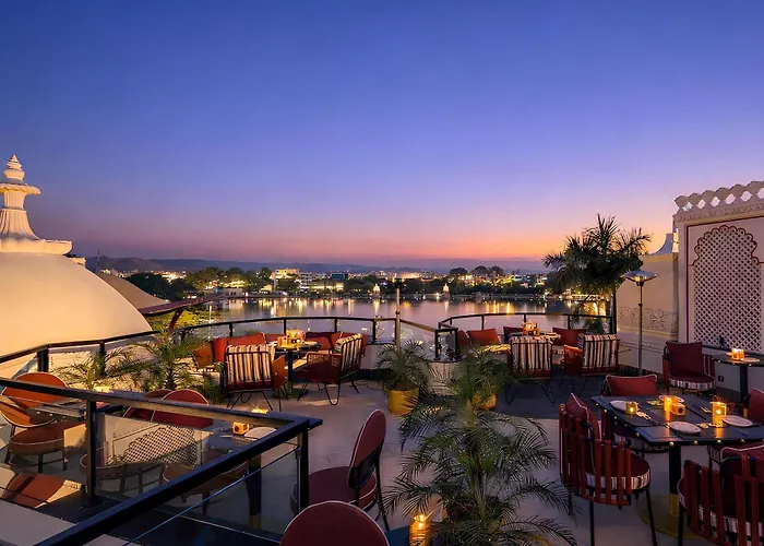 Swaroop Vilas - Lake Facing Boutique Hotel Udaipur